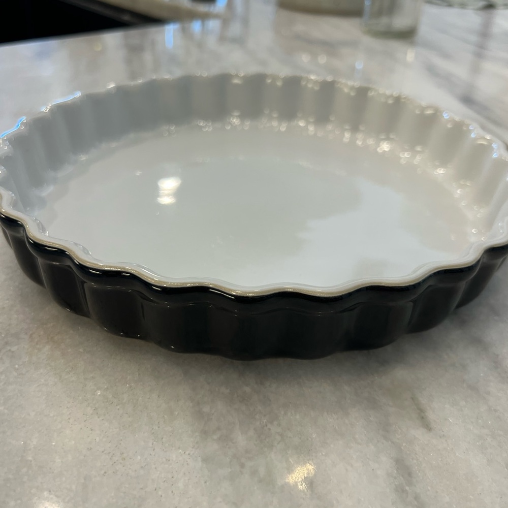 NEW NEVER USED Le Creuset Tart Pie Dish
